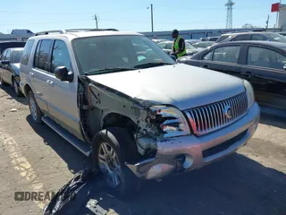 2003 Mercury Mountaineer Convenience with VIN 4M2ZU86K73UJ14054, listed as a IAAI auction lot 41649332 with 210,772 mi miles. Bid and sale history available at carsss.com. Image 1.