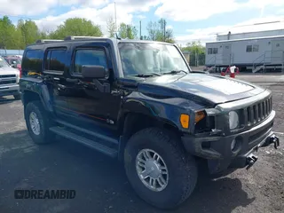 2006 Hummer H3 z VIN 5GTDN136968272817, wystawiony jako IAAI lot #42158627 z przebiegiem 112 536 mil mil oraz . Historia ofert i sprzedaży dostępna na DreamBid. Obrazek 1.