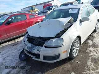 2010 Volkswagen Jetta SE с VIN 3VWRX7AJ4AM030312, выставлен на аукционе IAAI как лот 41304990 с пробегом 204 910 миль миль и . История ставок и продаж доступна на DreamBid. Изображение 6.
