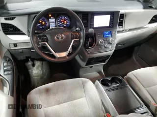 2019 Toyota Sienna LE Auto Access Seat with VIN 5TDKZ3DC6KS005563, listed as a Copart auction lot 49062175 with 174,450 mi miles and Salvage Title. Bid and sale history available at DreamBid. Image 8.
