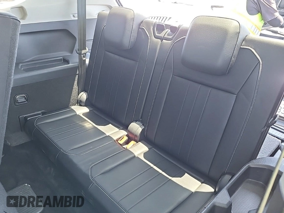 2024 Volkswagen Tiguan SE with VIN 3VV3B7AX8RM107014, listed as a IAAI auction lot 42734341 with 27,789 mi miles and . Bid and sale history available at DreamBid. Image 17.