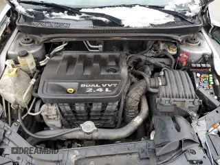 2013 Chrysler 200 Touring z VIN 1C3CCBBB2DN688904, wystawiony jako Copart lot #44463585 z przebiegiem 123 940 mil mil oraz Szkoda całkowita • Salvage title. Historia ofert i sprzedaży dostępna na DreamBid. Obrazek 13.