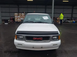 1997 GMC Sonoma SLS with VIN 1GTCS14X9V8506598, listed as a IAAI auction lot 41540477 with 205,481 mi miles. Bid and sale history available at carsss.com. Image 6.