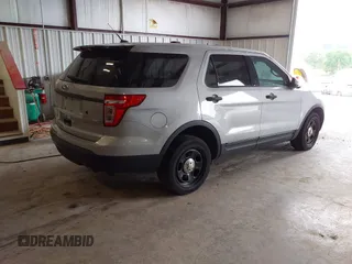 2013 Ford Police Interceptor Utility z VIN 1FM5K8AR8DGA68521, wystawiony jako IAAI lot #42063404 z przebiegiem 84 716 mil mil oraz . Historia ofert i sprzedaży dostępna na DreamBid. Obrazek 4.