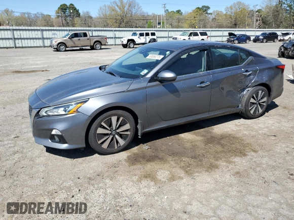 2019 Nissan Altima SV z VIN 1N4BL4DV4KC183875, wystawiony jako Copart lot #49556275 z przebiegiem 108 856 mil mil oraz Szkoda całkowita • Salvage title. Historia ofert i sprzedaży dostępna na DreamBid. Obrazek 1.