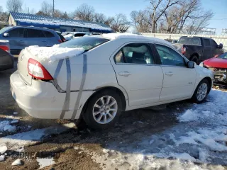 2008 Mercury Milan with VIN 3MEHM07Z58R621143, listed as a Copart auction lot 88275745 with 166,017 mi miles and Salvage Title. Bid and sale history available at carsss.com. Image 3.