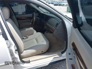2008 Mercury Grand Marquis LS z VIN 2MEFM75V58X638347, wystawiony jako IAAI lot #42149058 z przebiegiem 115 460 mil mil oraz . Historia ofert i sprzedaży dostępna na DreamBid. Obrazek 5.