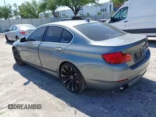 2013 BMW 5 Series 528i xDrive with VIN WBAXH5C59DDW15539, listed as a IAAI auction lot 41961479 with 133,052 mi miles. Bid and sale history available at carsss.com. Image 3.