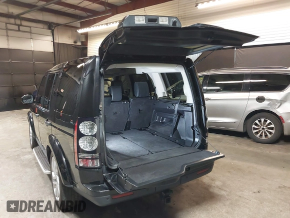 2016 Land Rover LR4 HSE with VIN SALAG2V67GA812949, listed as a IAAI auction lot 41478520 with 86,326 mi miles and . Bid and sale history available at DreamBid. Image 3.