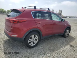 2018 Kia Sportage LX z VIN KNDPMCACXJ7327057, wystawiony jako Copart lot #57280695 z przebiegiem 157 460 mil mil oraz Czysty tytuł • Clean title. Historia ofert i sprzedaży dostępna na DreamBid. Obrazek 3.