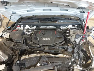 2022 Audi SQ5 Premium Plus with VIN WA1B4AFY5N2043366, listed as a IAAI auction lot 41528425 with 1 mi miles. Bid and sale history available at carsss.com. Image 10.
