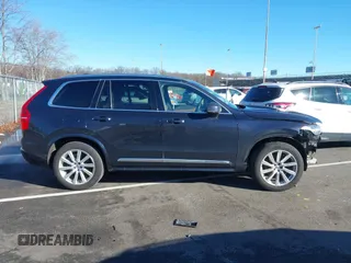 2017 Volvo XC90 Inscription with VIN YV4A22PL7H1142570, listed as a IAAI auction lot 41173079 with 165,647 mi miles. Bid and sale history available at carsss.com. Image 13.
