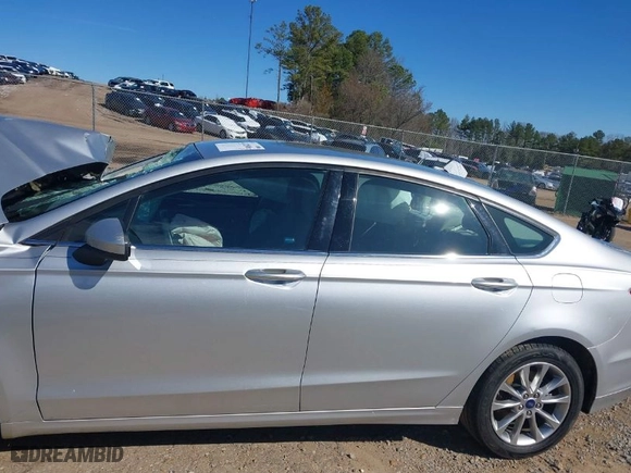2017 Ford Fusion SE with VIN 3FA6P0H73HR402765, listed as a IAAI auction lot 41728986 with 155,950 mi miles. Bid and sale history available at carsss.com. Image 15.