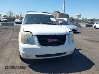 2007 GMC Yukon SLT with VIN 1GKFK13007R319995, listed as a IAAI auction lot 42142010 with 248,723 mi miles. Bid and sale history available at carsss.com. Image 6.