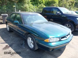 1998 Pontiac Bonneville SE z VIN 1G2HX52K2W4208736, wystawiony jako IAAI lot #42313742 z przebiegiem 129 870 mil mil oraz . Historia ofert i sprzedaży dostępna na DreamBid. Obrazek 1.