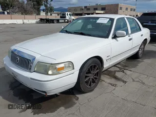 2010 Mercury Grand Marquis LS z VIN 2MEBM7FV4AX618013, wystawiony jako IAAI lot #41652851 z przebiegiem 281 919 mil mil oraz . Historia ofert i sprzedaży dostępna na DreamBid. Obrazek 2.