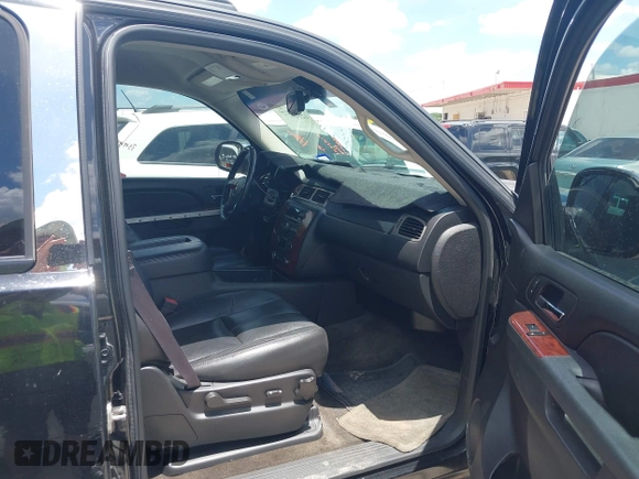 2013 Chevrolet Avalanche LT with VIN 3GNMCFE05DG269088, listed as a IAAI auction lot 42620729 with 177,810 mi miles and . Bid and sale history available at DreamBid. Image 5.