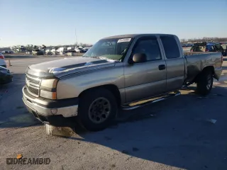 2006 Chevrolet Silverado 1500 LS with VIN 1GCEC19V26Z299240, listed as a Copart auction lot 45420005 with 249,430 mi miles and Salvage Title. Bid and sale history available at carsss.com. Image 1.