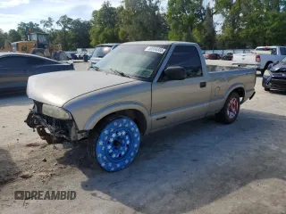 2001 Chevrolet S-10 LS with VIN 1GCDT19W51K177526, listed as a Copart auction lot 50896885 with 148,277 mi miles and Salvage Title. Bid and sale history available at DreamBid. Image 1.