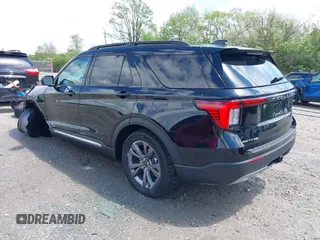 2025 Ford Explorer Active z VIN 1FMUK8DH8SGB17695, wystawiony jako IAAI lot #42198872 z przebiegiem 2 795 mil mil oraz . Historia ofert i sprzedaży dostępna na DreamBid. Obrazek 3.
