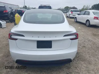 2024 Tesla Model 3 z VIN 5YJ3E1EA5RF732502, wystawiony jako IAAI lot #41871400 z przebiegiem 15 715 mil mil oraz . Historia ofert i sprzedaży dostępna na DreamBid. Obrazek 17.