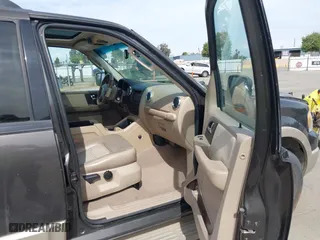 2005 Ford Expedition Eddie Bauer with VIN 1FMFU18505LA87694, listed as a IAAI auction lot 42068733 with 160,509 mi miles. Bid and sale history available at carsss.com. Image 5.