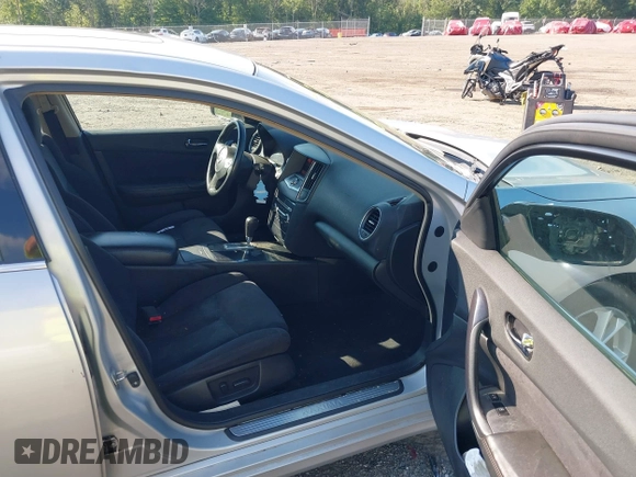 2014 Nissan Maxima SV with VIN 1N4AA5AP3EC481223, listed as a IAAI auction lot 39807318 with 106,882 mi miles and . Bid and sale history available at DreamBid. Image 5.