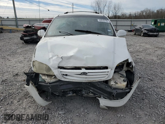 2002 Kia Sedona LX with VIN KNDUP131326320226, listed as a Copart auction lot 42018795 with 178,935 mi miles and Salvage Title. Bid and sale history available at carsss.com. Image 5.