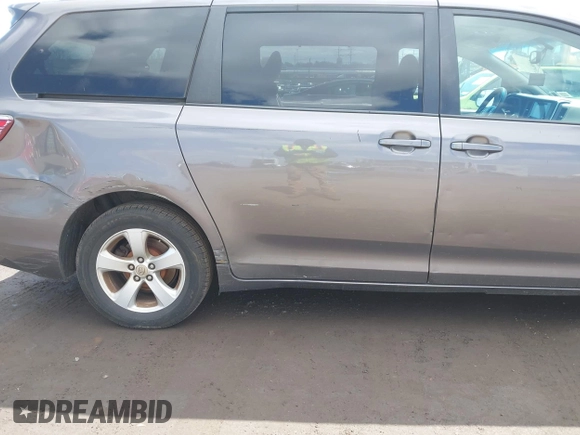 2015 Toyota Sienna LE AAS с VIN 5TDKK3DC6FS649056, выставлен на аукционе IAAI как лот 41978844 с пробегом 182 694 миль миль и . История ставок и продаж доступна на DreamBid. Изображение 18.
