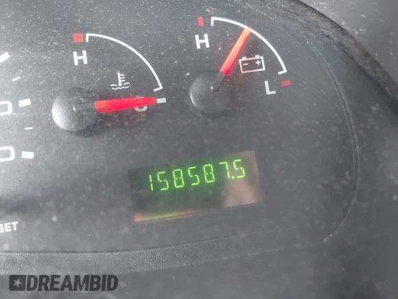 2004 Ford Econoline Passenger XL z VIN 1FBSS31L84HA63095, wystawiony jako IAAI lot #42391132 z przebiegiem 158 587 mil mil oraz . Historia ofert i sprzedaży dostępna na DreamBid. Obrazek 16.
