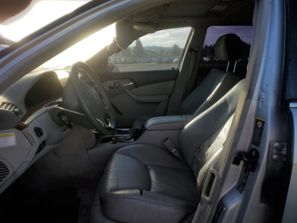 2005 Mercedes-Benz S-Class 4.3L with VIN WDBNG70J15A453434, listed as a Copart auction lot 77212554 with 247,643 mi miles and Clean Title. Bid and sale history available at carsss.com. Image 7.