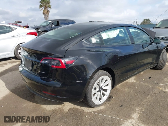 2021 Tesla Model 3 Long Range z VIN 5YJ3E1EB0MF855531, wystawiony jako IAAI lot #42079034 z przebiegiem 35 899 mil mil oraz . Historia ofert i sprzedaży dostępna na DreamBid. Obrazek 4.