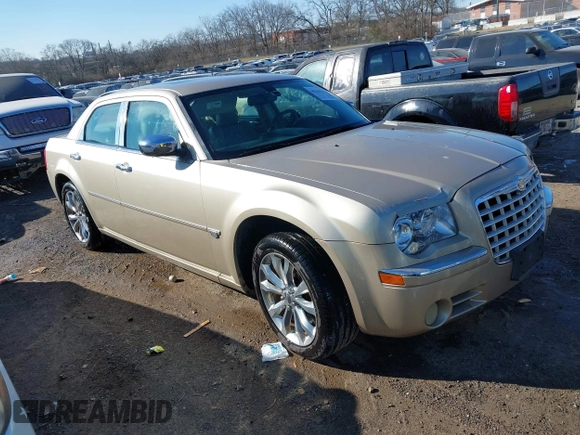 2006 Chrysler 300 C with VIN 2C3KK63H66H374760, listed as a IAAI auction lot 41365655 with 186,900 mi miles. Bid and sale history available at carsss.com. Image 1.