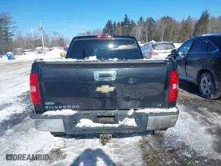 2010 Chevrolet Silverado 1500 LT with VIN 3GCRKSE38AG257341, listed as a IAAI auction lot 41592371 with 136,872 mi miles. Bid and sale history available at carsss.com. Image 16.
