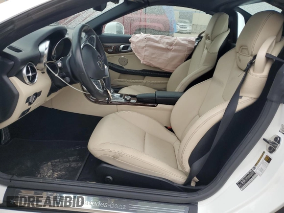 2020 Mercedes-Benz SLC 300 z VIN W1KPK3JA0LF172196, wystawiony jako Copart lot #44151375 z przebiegiem Nie podano mil oraz Szkoda całkowita • Salvage title. Historia ofert i sprzedaży dostępna na DreamBid. Obrazek 7.