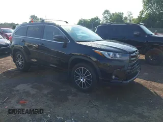 2018 Toyota Highlander SE with VIN 5TDJZRFH7JS868717, listed as a IAAI auction lot 42593499 with 83,533 mi miles and . Bid and sale history available at DreamBid. Image 1.