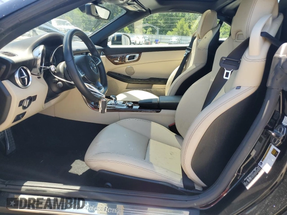 2019 Mercedes-Benz SLC 300 z VIN WDDPK3JA3KF160252, wystawiony jako Copart lot #57570755 z przebiegiem 6 471 mil mil oraz Szkoda całkowita • Salvage title. Historia ofert i sprzedaży dostępna na DreamBid. Obrazek 7.