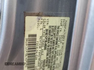 2011 Nissan Versa S z VIN 3N1BC1CP7BL409393, wystawiony jako Copart lot #60806585 z przebiegiem 147 149 mil mil oraz Szkoda całkowita • Salvage title. Historia ofert i sprzedaży dostępna na DreamBid. Obrazek 12.