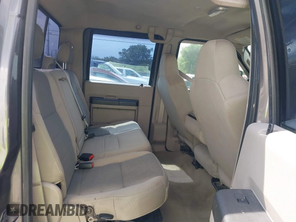 2008 Ford Super Duty F-250 SRW XL with VIN 1FTSW21R18ED60117, listed as a IAAI auction lot 42072677 with 334,421 mi miles. Bid and sale history available at carsss.com. Image 8.