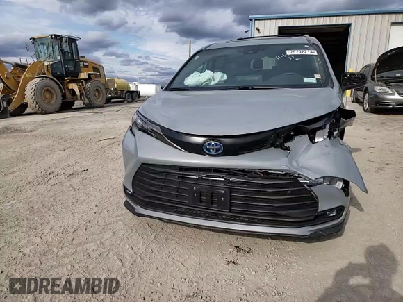 2023 Toyota Sienna XSE 25th Anniversary with VIN 5TDCSKFC3PS103084, listed as a Copart auction lot 79702214 with 17,737 mi miles and Salvage title. Bid and sale history available at DreamBid. Image 11.