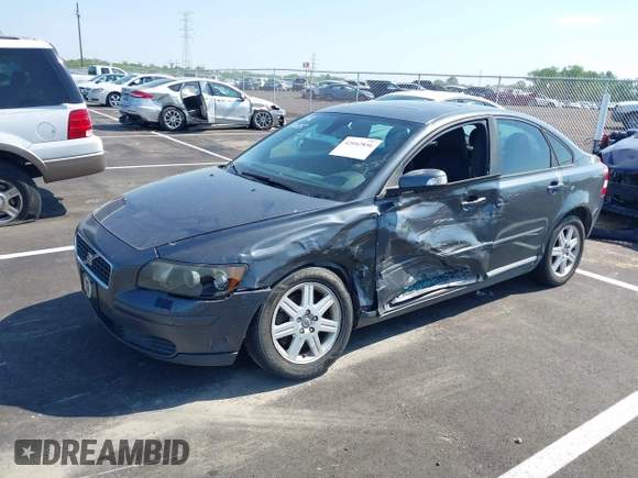 2007 Volvo S40 2.4L with VIN YV1MS382572301147, listed as a IAAI auction lot 42042856 with 184,474 mi miles. Bid and sale history available at carsss.com. Image 2.