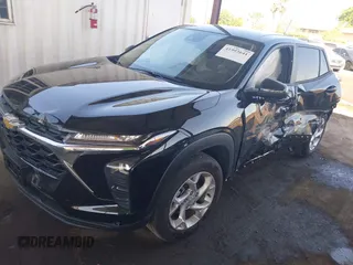 2025 Chevrolet Trax LS with VIN KL77LFEP8SC083660, listed as a IAAI auction lot 41993641 with 6,667 mi miles and . Bid and sale history available at DreamBid. Image 17.