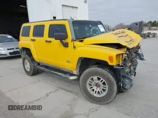 2006 Hummer H3 with VIN 5GTDN136368324362, listed as a IAAI auction lot 41582001 with 111,146 mi miles. Bid and sale history available at carsss.com. Image 1.