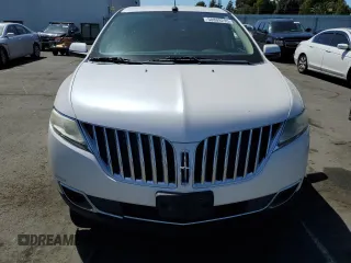 2011 Lincoln MKX with VIN 2LMDJ6JK5BBJ18337, listed as a Copart auction lot 50809295 with 186,910 mi miles and Clean Title. Bid and sale history available at carsss.com. Image 5.