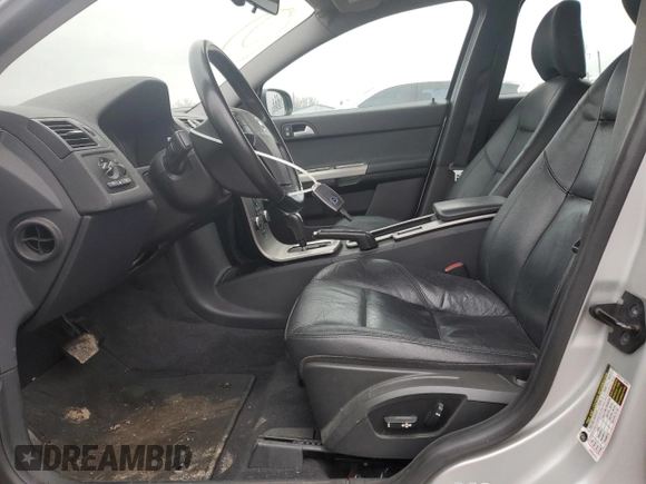 2008 Volvo V50 2.4L with VIN YV1MW390782393087, listed as a Copart auction lot 43732605 with 230,824 mi miles and Salvage Title. Bid and sale history available at carsss.com. Image 7.