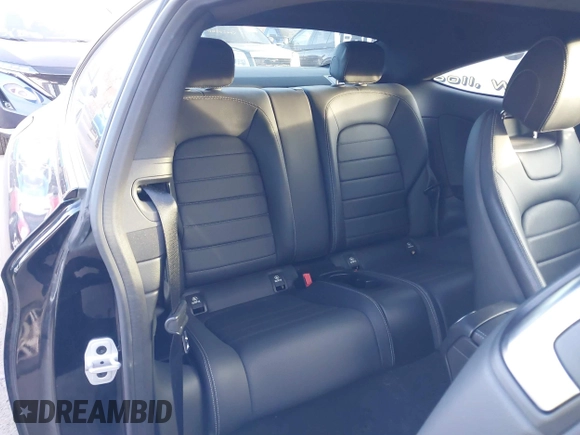 2018 Mercedes-Benz C 300 z VIN WDDWJ4KB0JF637536, wystawiony jako IAAI lot #40845998 z przebiegiem 49 846 mil mil oraz . Historia ofert i sprzedaży dostępna na DreamBid. Obrazek 8.