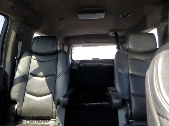 2015 Cadillac Escalade ESV Platinum z VIN 1GYS4UKJ4FR596321, wystawiony jako Copart lot #54002615 z przebiegiem 235 757 mil mil oraz Czysty tytuł • Clean title. Historia ofert i sprzedaży dostępna na DreamBid. Obrazek 10.