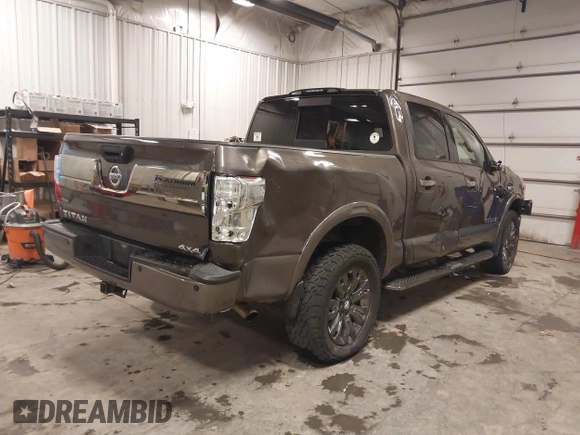 2017 Nissan Titan SV z VIN 1N6AA1E58HN523578, wystawiony jako IAAI lot #42160359 z przebiegiem 101 499 mil mil oraz . Historia ofert i sprzedaży dostępna na DreamBid. Obrazek 4.