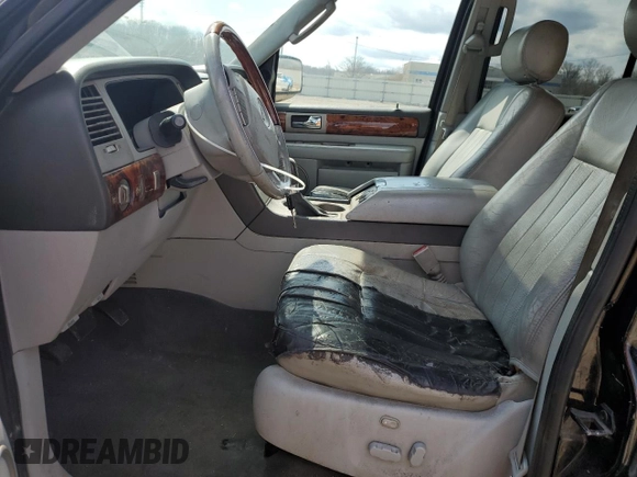 2004 Lincoln Navigator Luxury with VIN 5LMFU28R64LJ14370, listed as a Copart auction lot 50543445 with 218,450 mi miles and Non repairable. Bid and sale history available at DreamBid. Image 7.