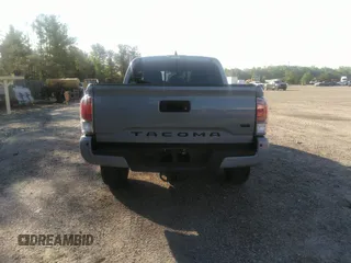 2020 Toyota Tacoma SR5 z VIN 3TMCZ5AN6LM330074, wystawiony jako IAAI lot #41982461 z przebiegiem 43 756 mil mil oraz . Historia ofert i sprzedaży dostępna na DreamBid. Obrazek 17.